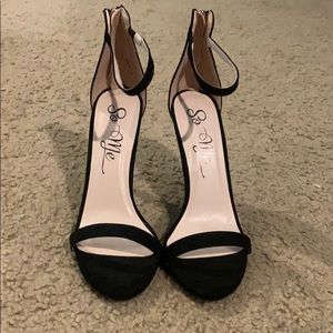 never worn! Fashion Nova Blck Heels